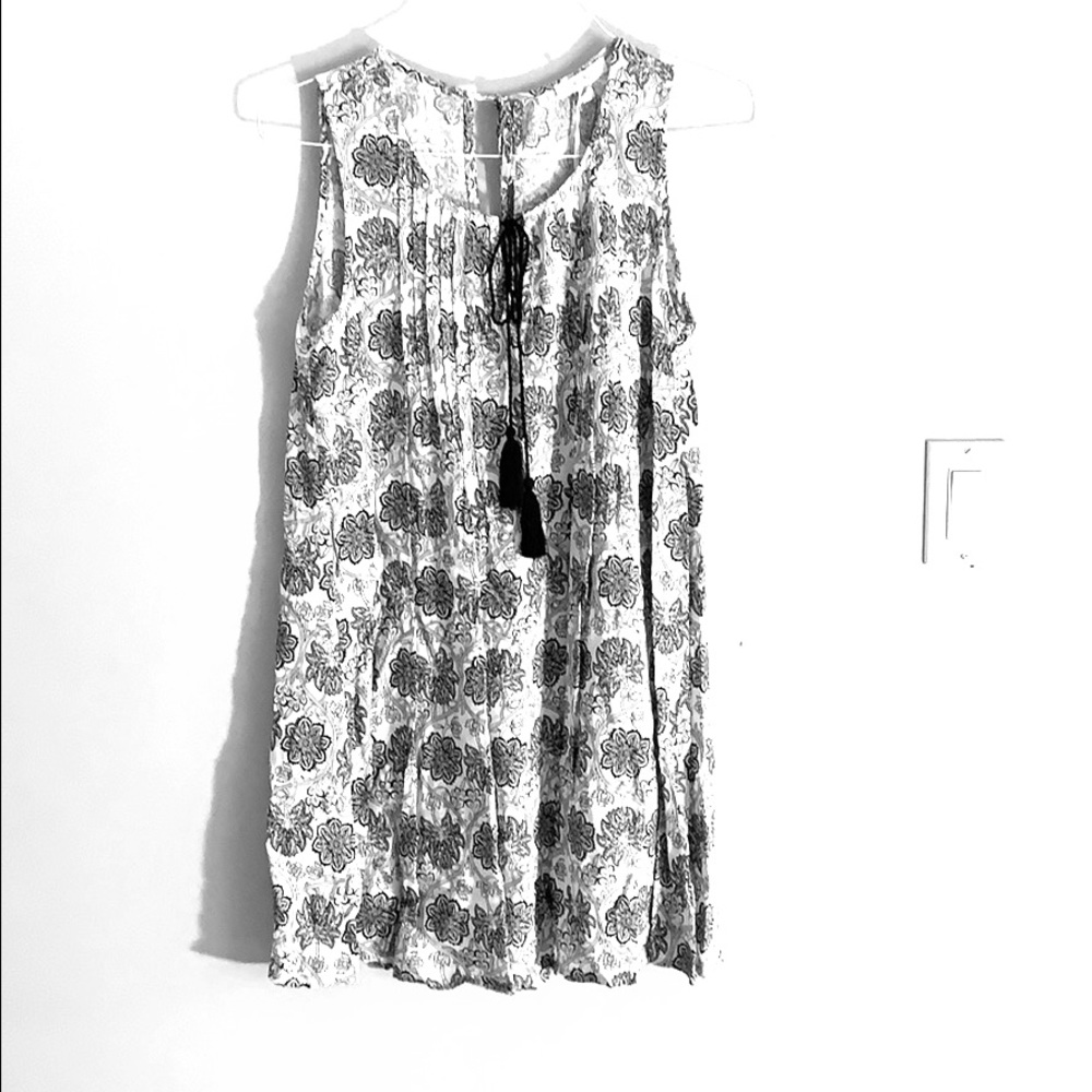 Back and white dress NWT